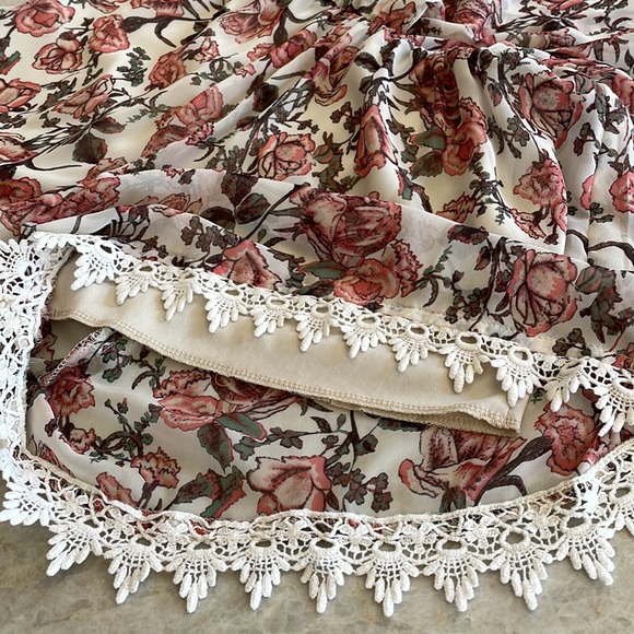 Floral Romper - Audrey Romper - Floral Print - Brunch Outfit - Size Small - Picture 7 of 8